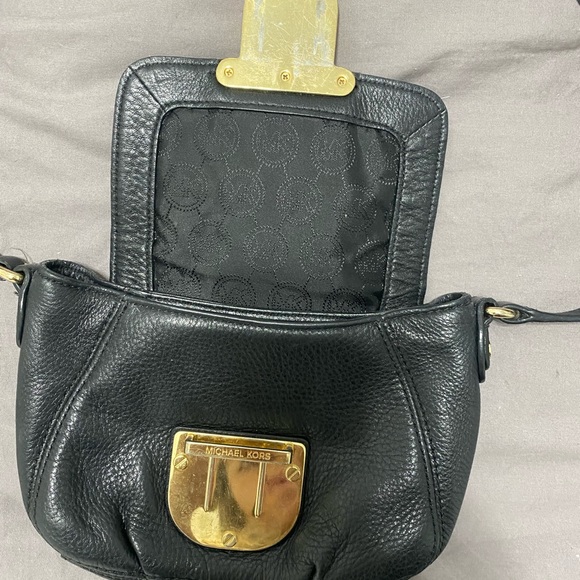Michael Kors Crossbody - Picture 2 of 3